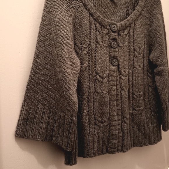 Sweater - Picture 4 of 4